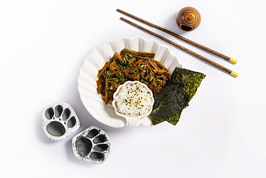 Папоротник со свининой