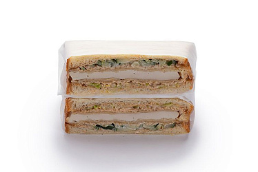 Сандо с курицей в сухарях