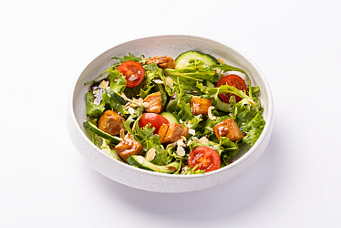 Салат с лососем терияки