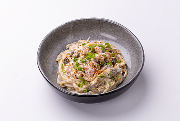 Вок с грибами и стеклянной лапшой